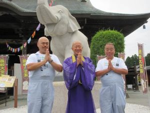 出川哲朗さんとクロちゃんが来山されました。